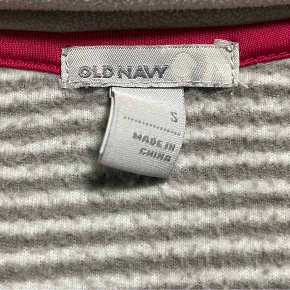 Old Navy Women’s Fleece Grey Striped Zip Up Jacket Small - Picture 8 of 8